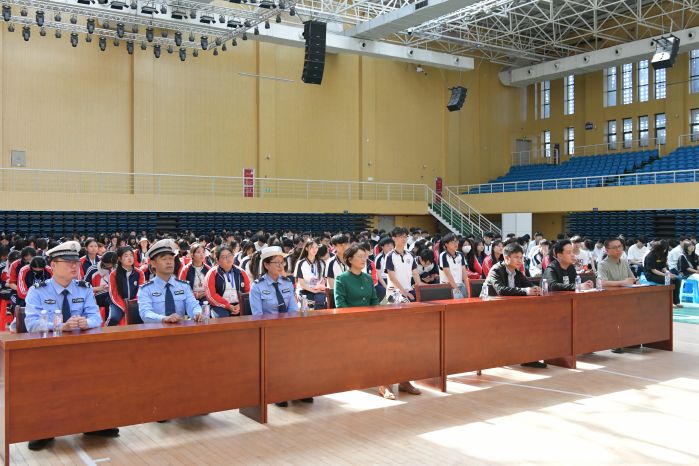 我校开展交通安全专题讲座-江苏省徐州技师学院